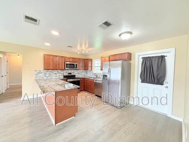 Photo - 175 N Berthe Ave