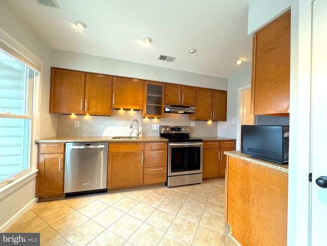 Photo - 1318 Dewitt Ave