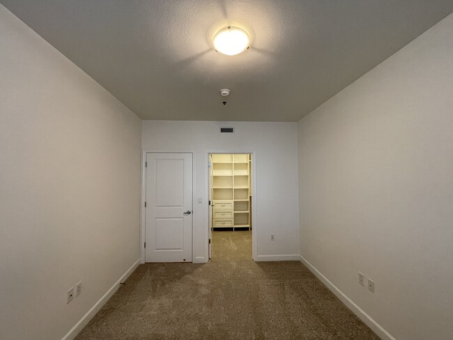 Photo - 423 7th St Unit 704