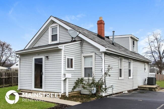 Building Photo - 1028 Midland Ave Rental