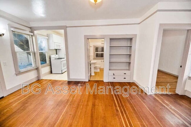 Photo - 639 Carolina St