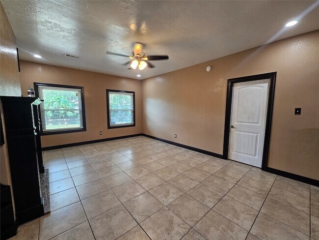 Photo - 13922 Somersworth Dr