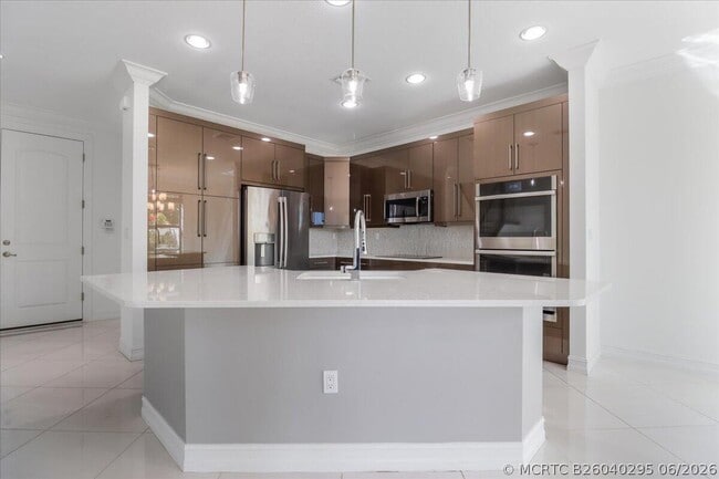 10098 Akenside Dr