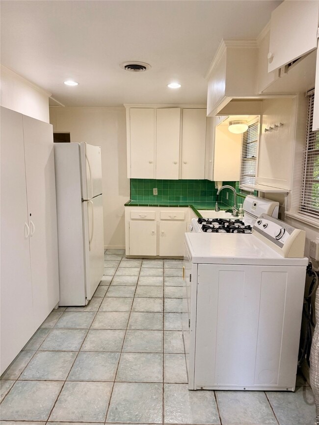 Photo - 7018 Alder Dr