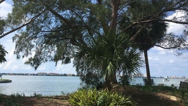 Photo - 3102 50th St S