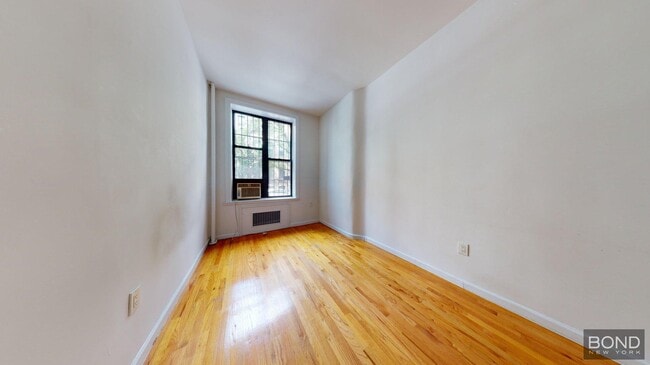 Building Photo - 158 E 82nd St Unit 1A Rental