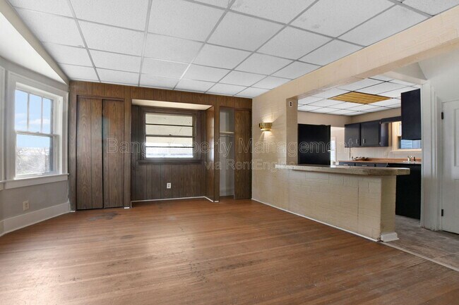 Photo - 1824 Burwell Ave