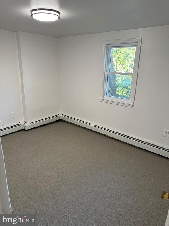 Photo - 132 E 18th St