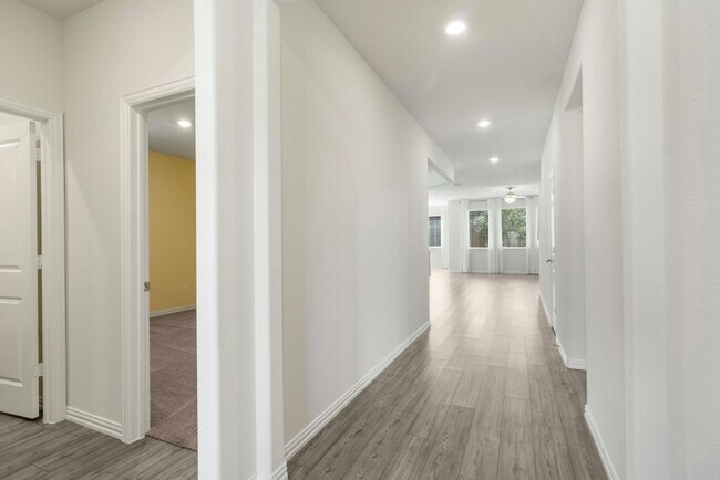 Photo - 168 Chamberlain Dr