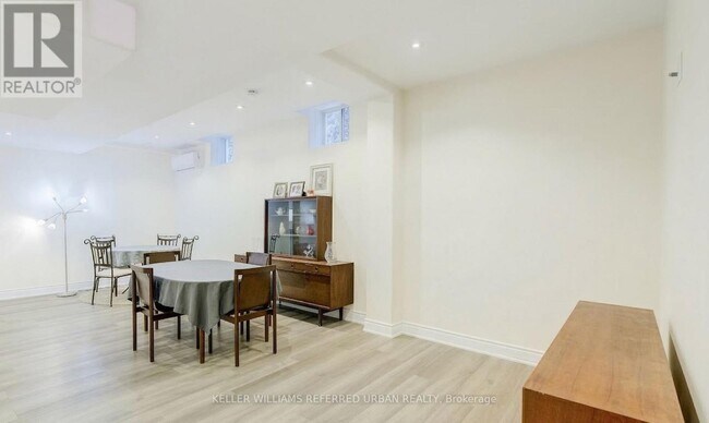 Photo - 161 Vanda Dr