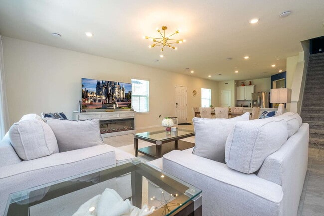 Photo - Discover Comfort and Style: Spacious 3-Bed...