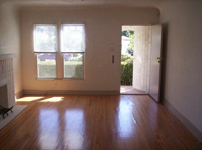 Dining room to Living room
