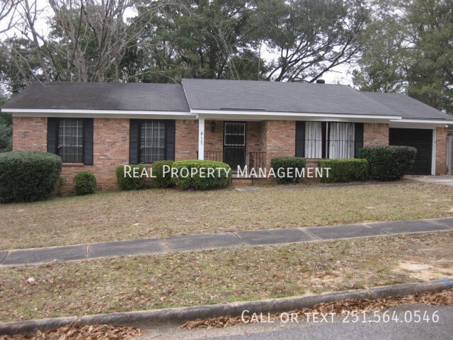 Building Photo - 1505 Deerwood Dr E