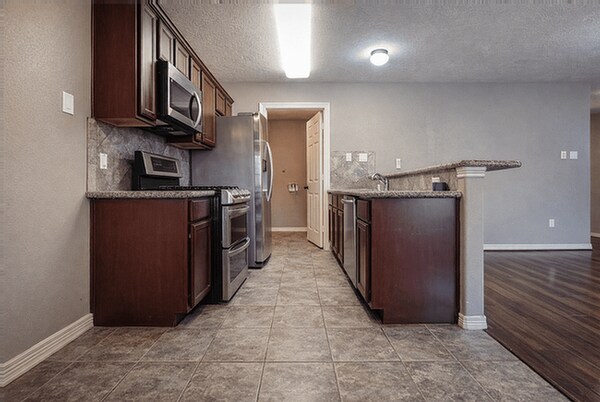 Photo - 2518 Staples St