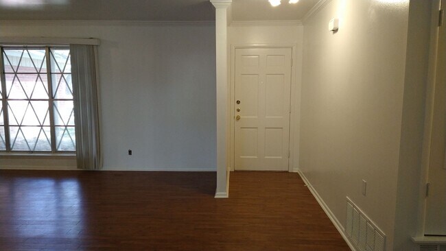 Photo - 7342 Shady Hollow Ln