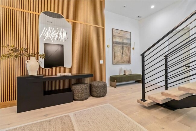 Photo - 2824 Ashford Rd NE