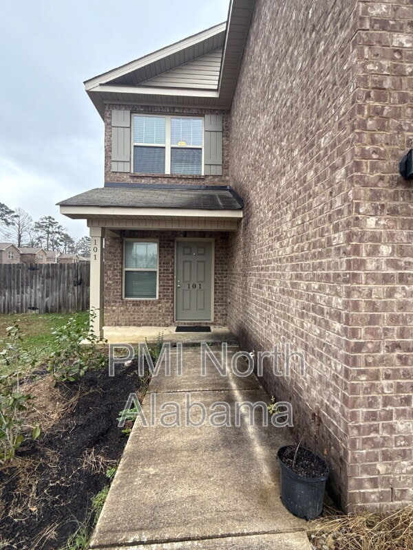 Photo - 101 Winstead Cir