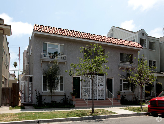 Building Photo - 1750 1st St Rental