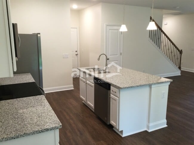 Photo - 218 Swan Dr