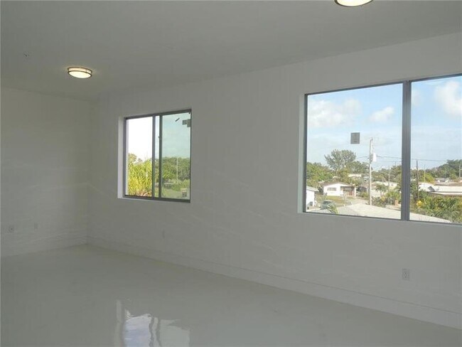 Photo - 520 Foster Rd Unit 101