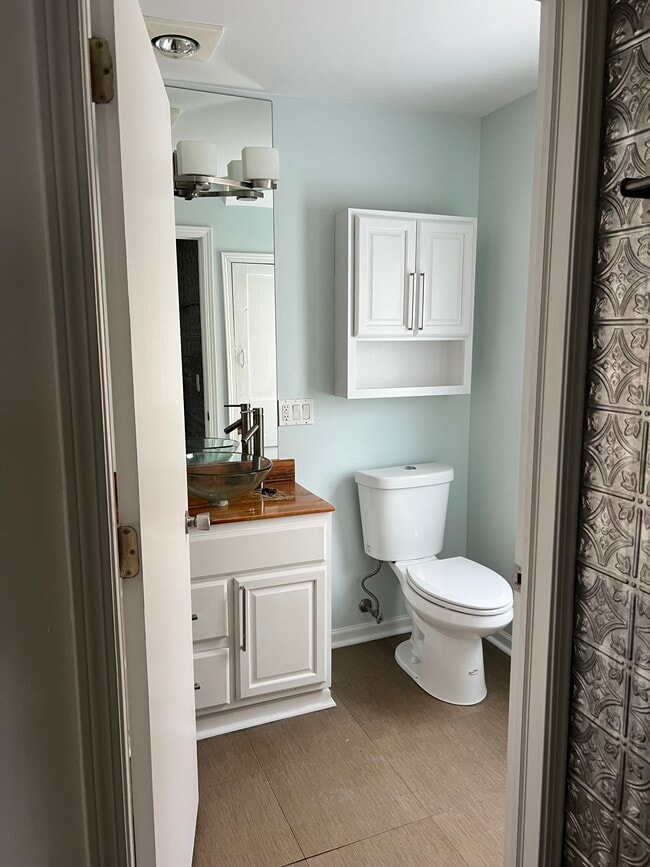 Photo - 245 Corry St Unit #1