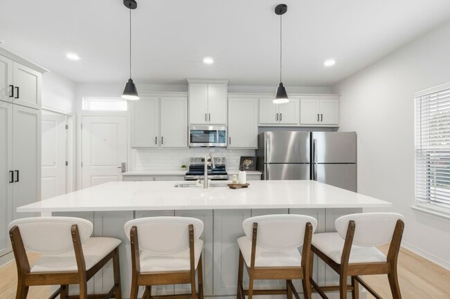 Photo - 307 Sterling St