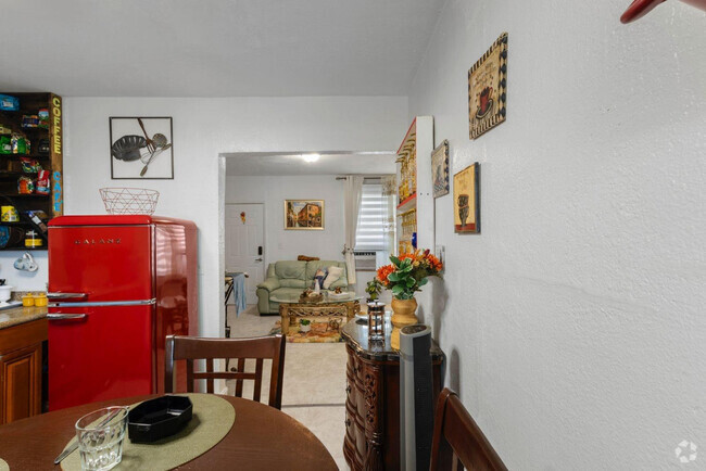 Building Photo - 680 SW 7th Ave Rental