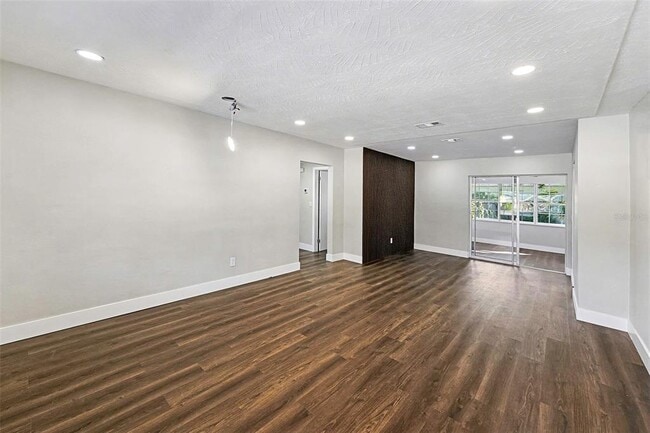 Photo - 2169 Dell Ave