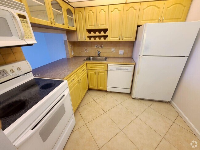 Building Photo - 20379 W Country Club Dr Unit 1235 Rental