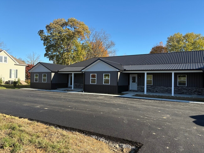 Photo - 205 Coakley St