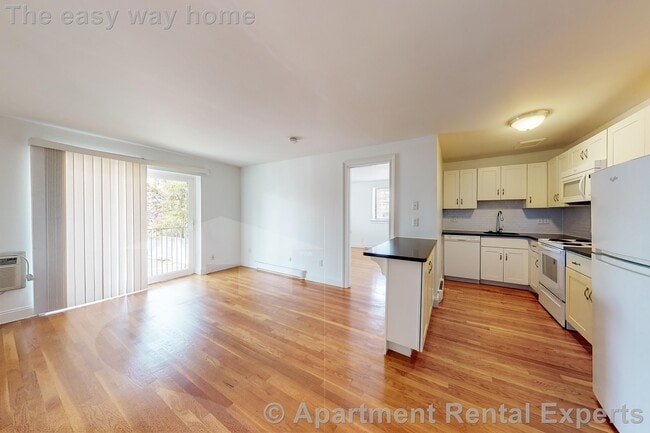 Building Photo - 134 Summer St Unit #15