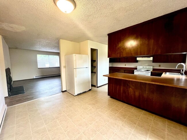Photo - Upper-Floor Unit in Fourplex near Tacoma Mall
