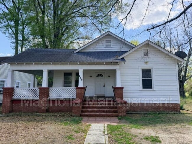 Building Photo - 250 Davis St