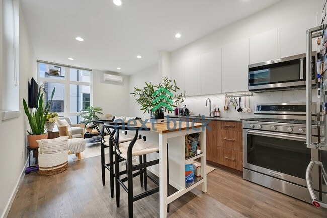 Photo - 2 BED & 2 BATH TOWNHOUSE FOR RENT