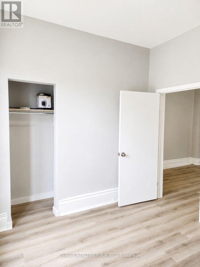 Photo - 261 Clarence St