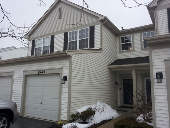 GORGEOUS 2 BEDROOM TOWNHOME LOCATED IN LIN... - GORGEOUS 2 BEDROOM TOWNHOME LOCATED IN LIN...