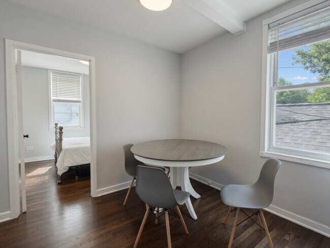 Photo - 1849 W Augusta Blvd Unidad 2