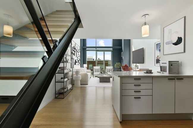 Photo - 1 Earhart St