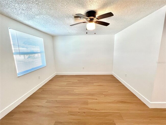 Photo - 4930 Elkner St