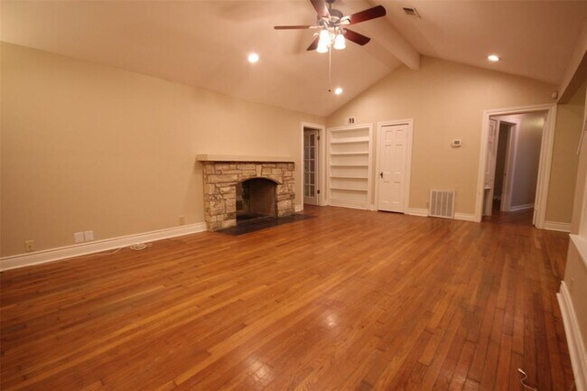 Photo - 2206 W 10th St