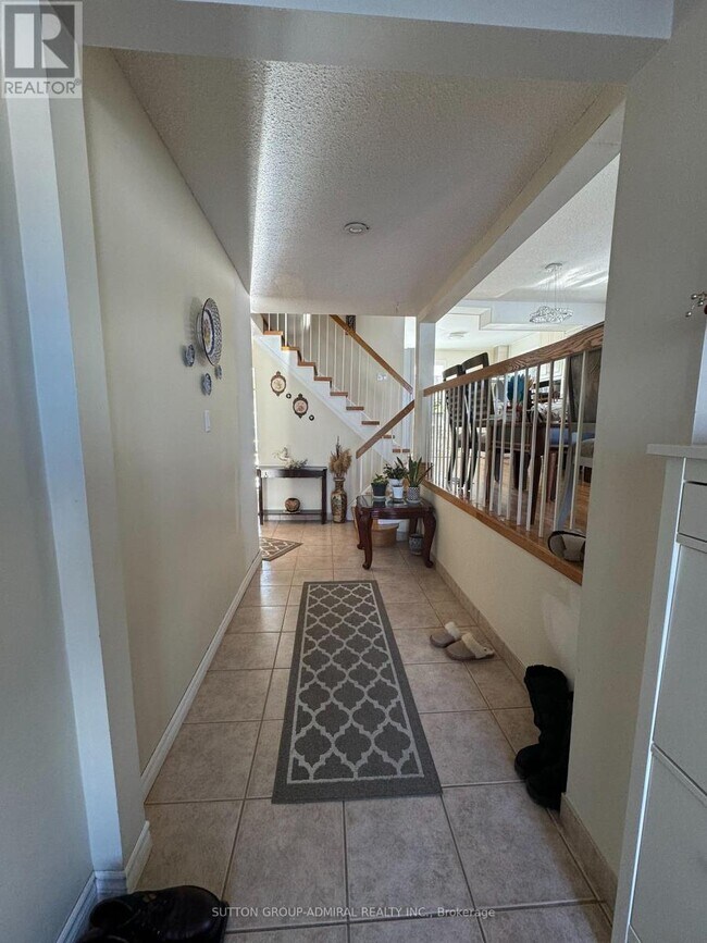 Photo - 271 Weldrick Rd W