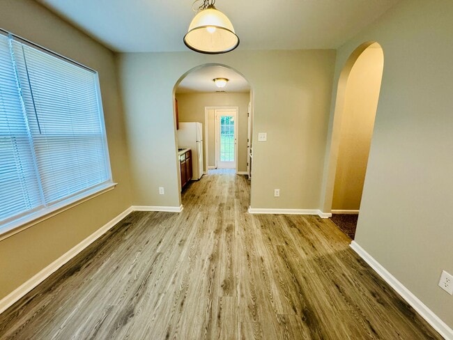 Photo - **Price just reduced & Move-in special of ...