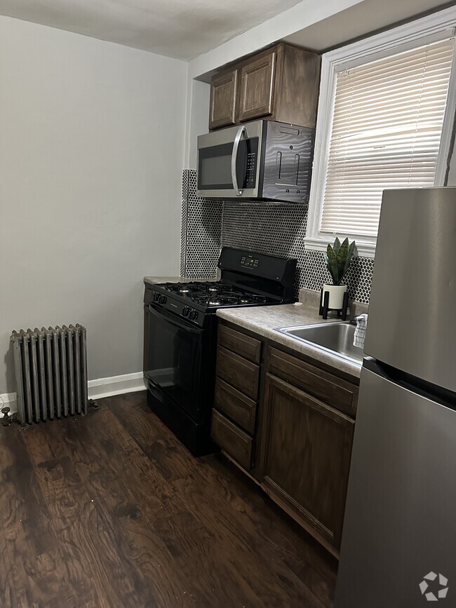 Kitchen - 1429 N Dukeland St Rental