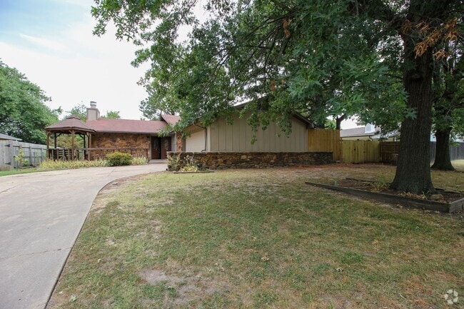 Building Photo - Move in ready! 3 bedrooms and 2 baths Rental