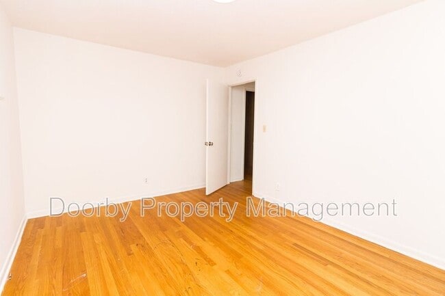 Photo - 1609 Oak St