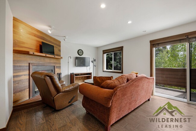 Photo - Woodworks Townhome- 3 Bedroom/3 Bath Unit w/Updated kitchen on the Bus Route