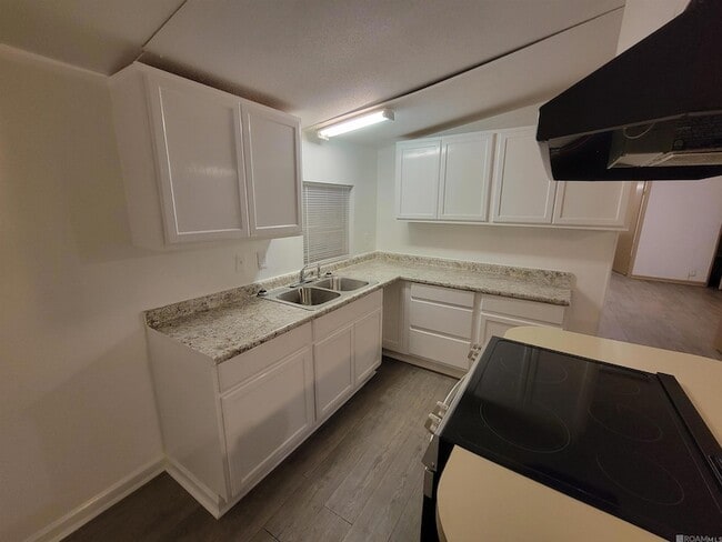 Photo - 4505 Lupine St