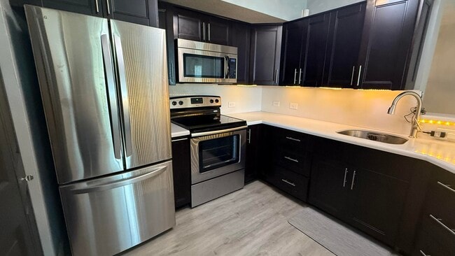 Building Photo - 208 Villa Cir