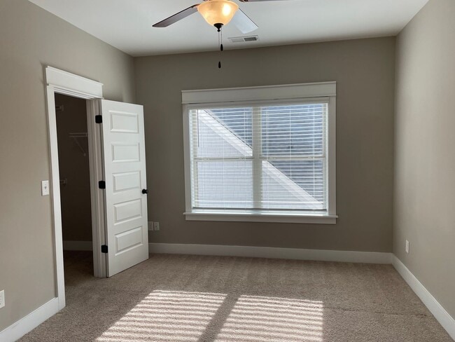 Photo - Spacious 3 bedroom home with garage and fenced backyard!