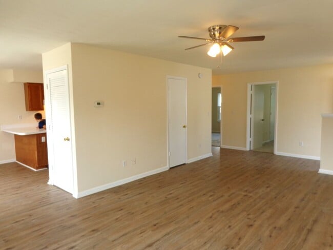 Photo - Coronet4636 Unit #A